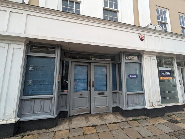 9-15 Windsor St, Chertsey à louer - Photo de l’immeuble – Image 2 sur 12