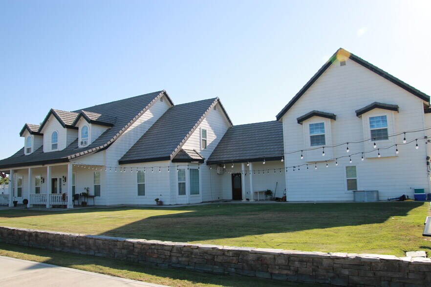 18045 Magnolia Ave, Shafter, CA à vendre - Photo de l’immeuble – Image 3 sur 13