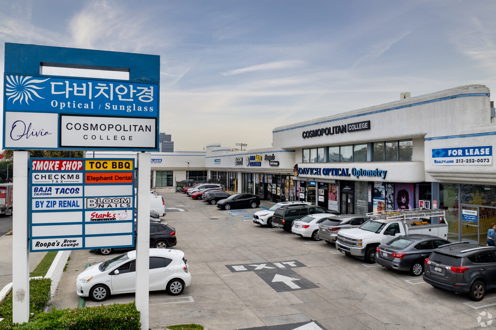 187-233 S Vermont Ave, Los Angeles, CA à louer Photo principale– Image 1 sur 4