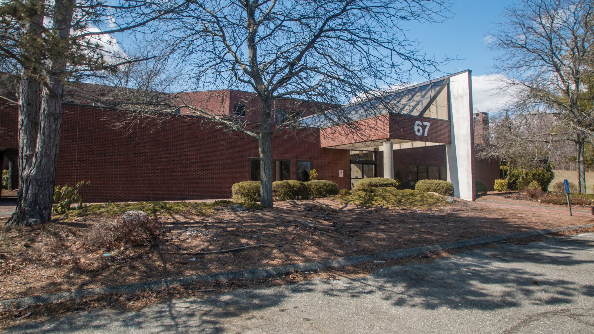 67 Sand Pit Rd, Danbury, CT à louer Photo de l’immeuble– Image 1 sur 12