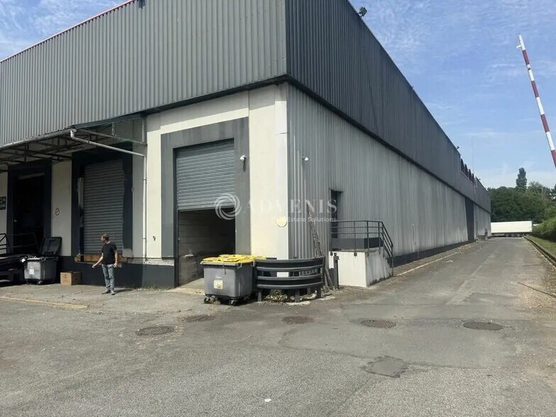 Industriel/Logistique dans Gonesse à louer - Photo de l’immeuble – Image 1 sur 10