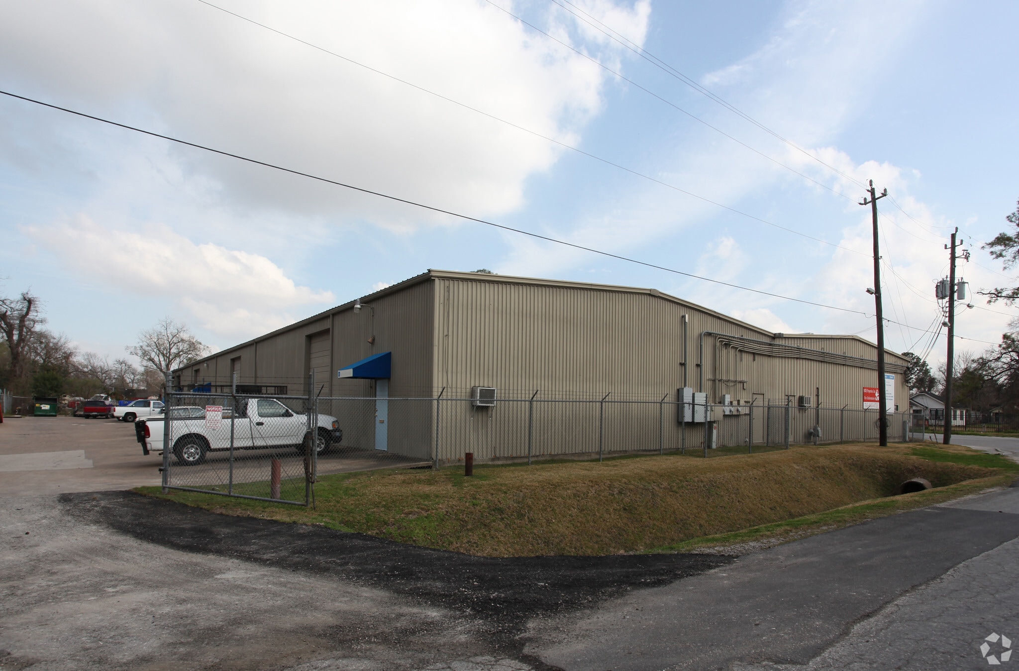 301 Bennington St, Houston, TX à louer Photo principale– Image 1 sur 13