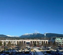 889 Harbourside Dr, North Vancouver, BC à louer Photo de l’immeuble– Image 1 sur 12