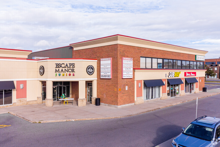896-900 Greenbank Rd, Ottawa, ON à louer - Photo de l’immeuble – Image 1 sur 12