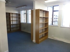 58-59 Victoria Rd, Surbiton à louer Photo intérieure– Image 1 sur 4