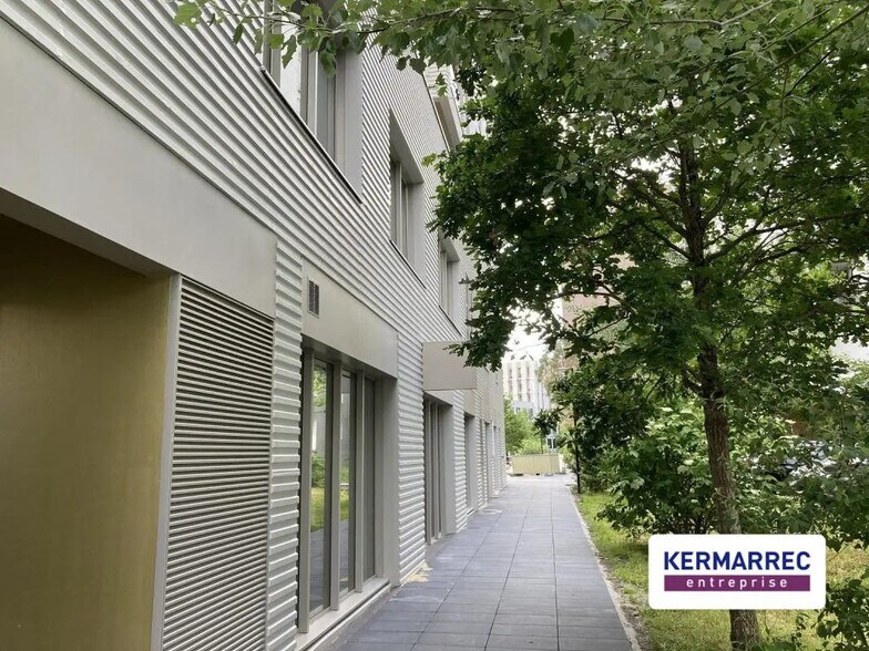 Bureau dans Saint-Jacques-de-la-Lande à vendre - Photo de l’immeuble – Image 2 sur 5