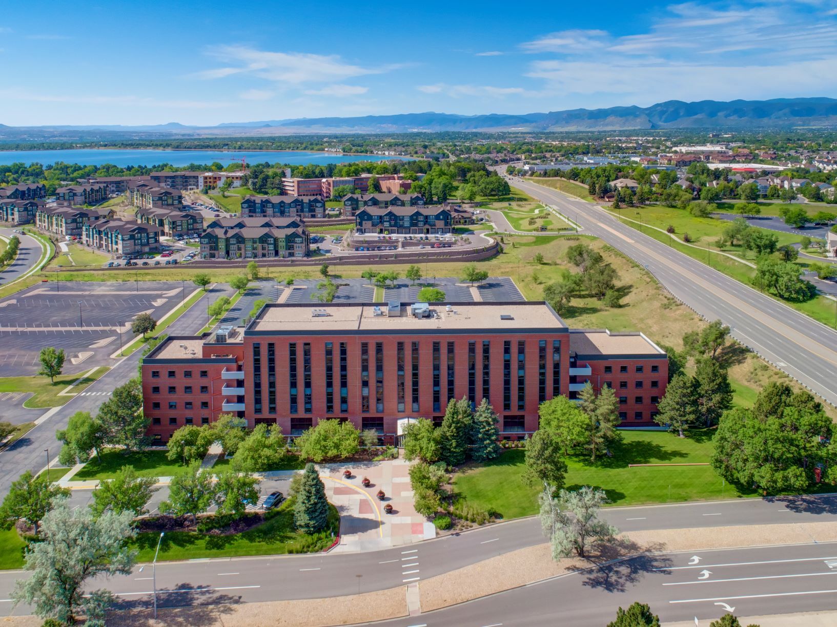 3900 S Wadsworth Blvd, Lakewood, CO à louer Photo de l’immeuble– Image 1 sur 33