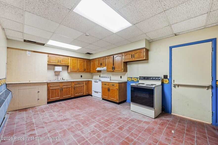 115 Main St, Dickson City, PA à louer - Photo de l’immeuble – Image 3 sur 38