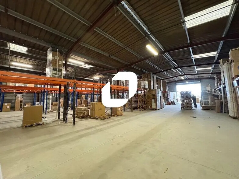 Local d’activités dans Carbon-Blanc à louer - Photo de l’immeuble – Image 2 sur 12