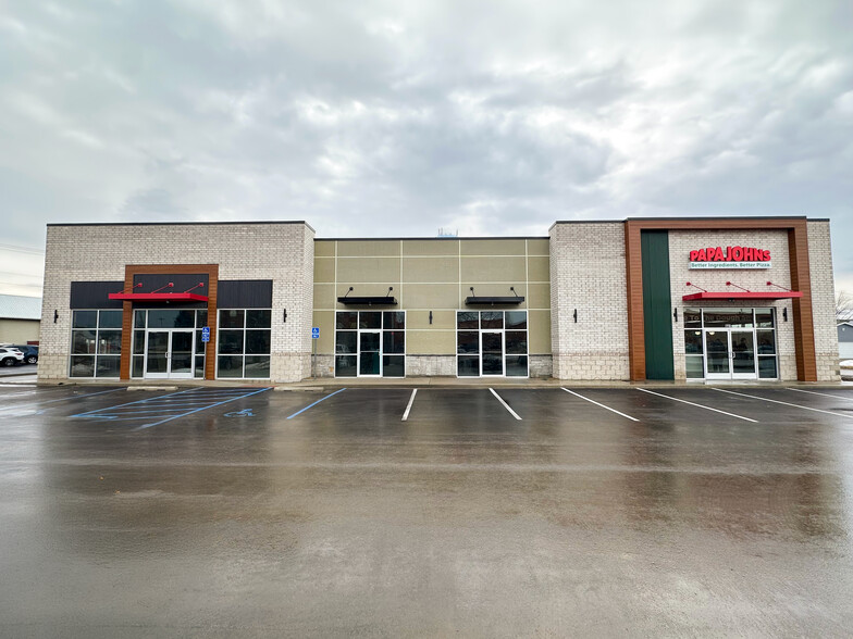 523 W 7th St, Auburn, IN à louer - Photo de l’immeuble – Image 1 sur 3