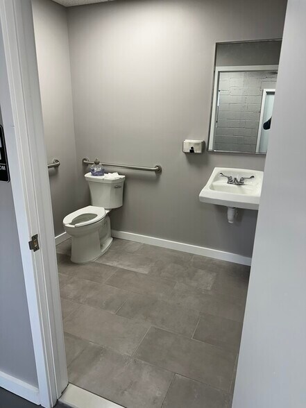157 Westwood Ave, Westwood, NJ à louer - Photo intérieure – Image 2 sur 7