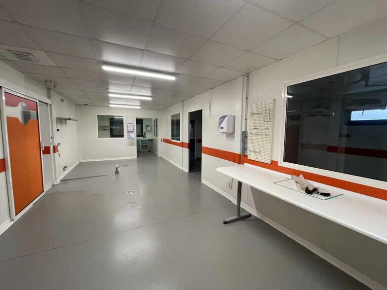 Bureau dans Eysines à vendre - Photo de l’immeuble – Image 3 sur 15