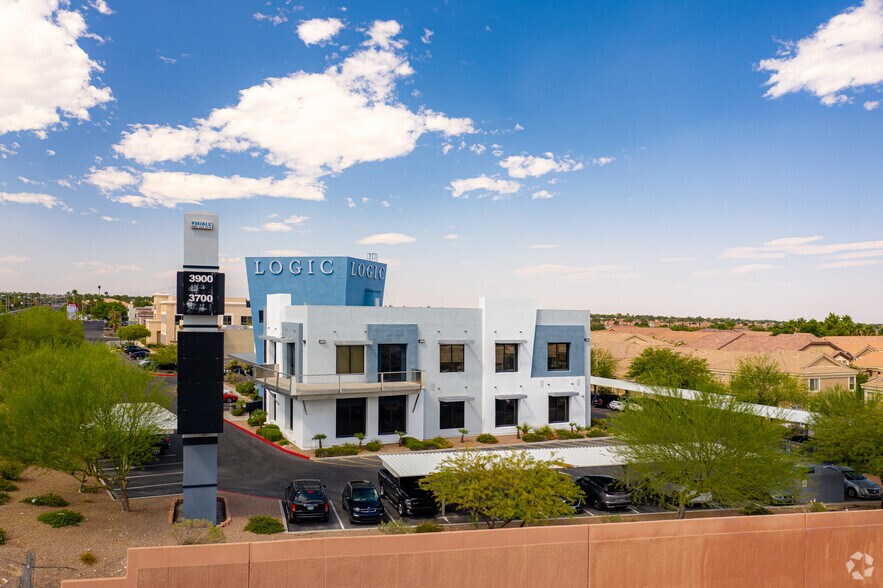 3900 S Hualapai Way, Las Vegas, NV à louer - Photo de l’immeuble – Image 3 sur 5