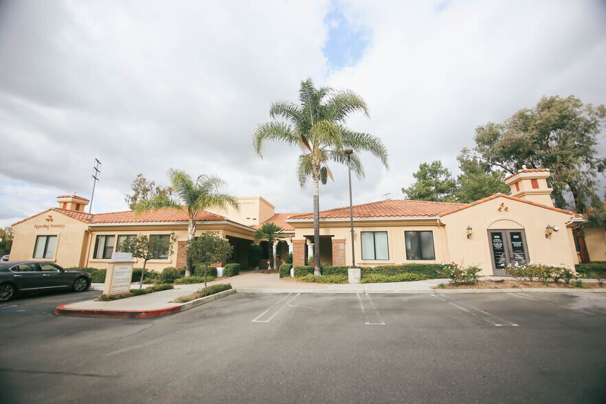 29839 Santa Margarita Pky, Rancho Santa Margarita, CA à louer - Photo principale – Image 1 sur 13