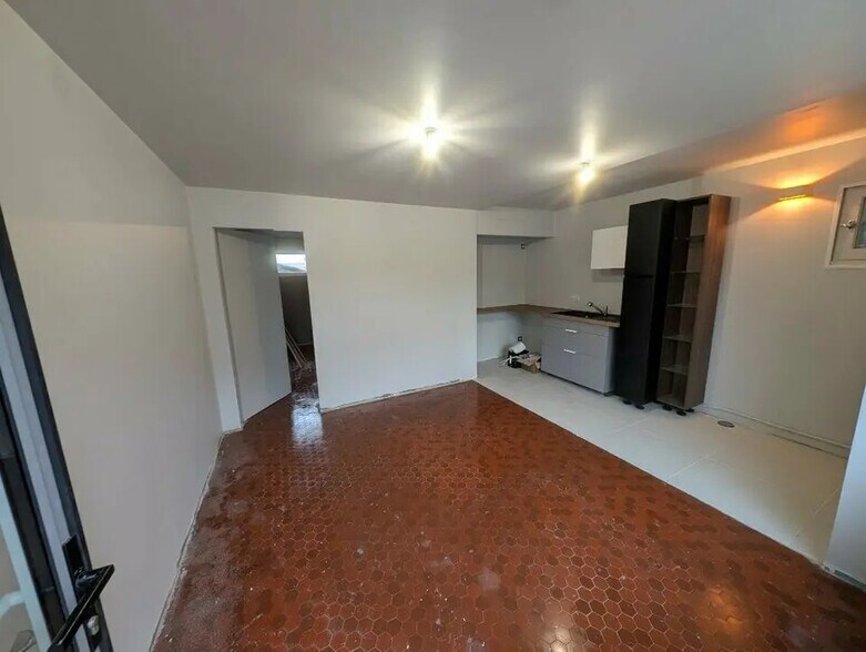 Industriel/Logistique dans Tresses à louer - Photo de l’immeuble – Image 2 sur 5