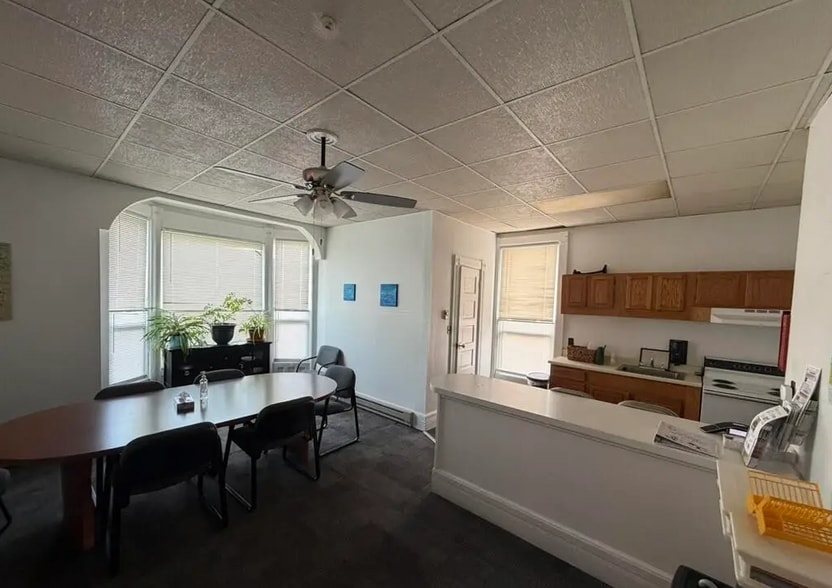 519 Clinton Ave, Albany, NY à vendre - Photo intérieure – Image 3 sur 15