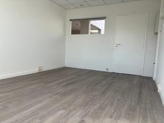 2 Rue Robert Schuman, Rezé à louer - Photo de l’immeuble – Image 2 sur 7