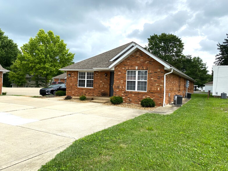 850 Vandalia St, Collinsville, IL à louer - Photo de l’immeuble – Image 3 sur 5