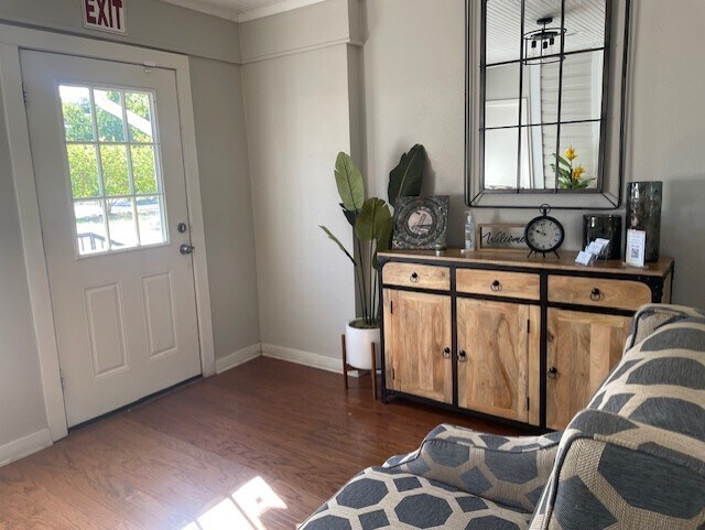 903 N Elm St, Denton, TX à louer - Photo de l’immeuble – Image 2 sur 6