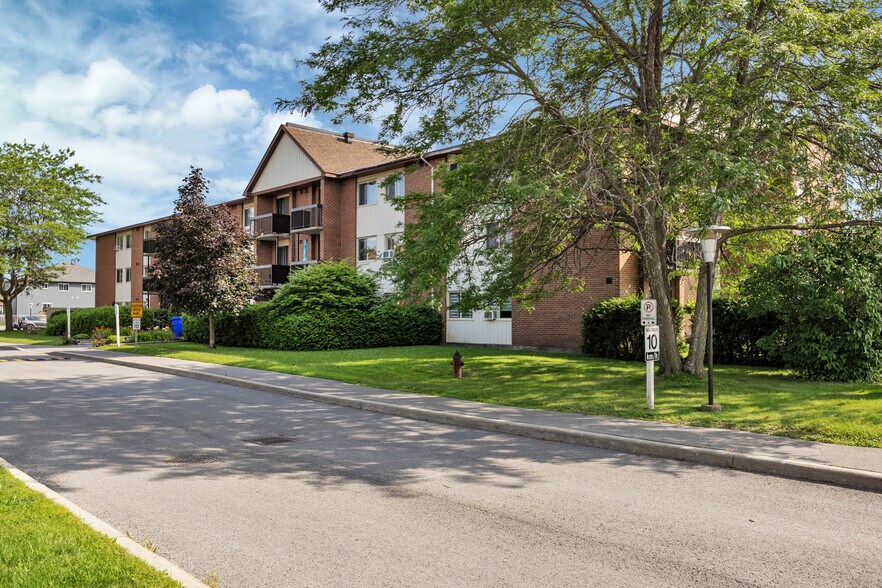 1 Robert St, Arnprior, ON à vendre - Photo de l’immeuble – Image 2 sur 34