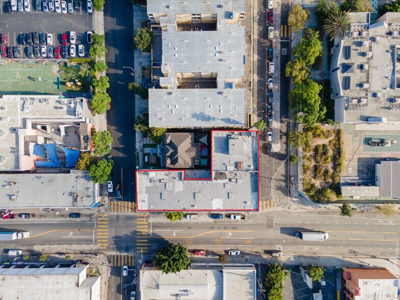 694 S Burlington Ave, Los Angeles, CA à vendre - Aérien – Image 2 sur 20