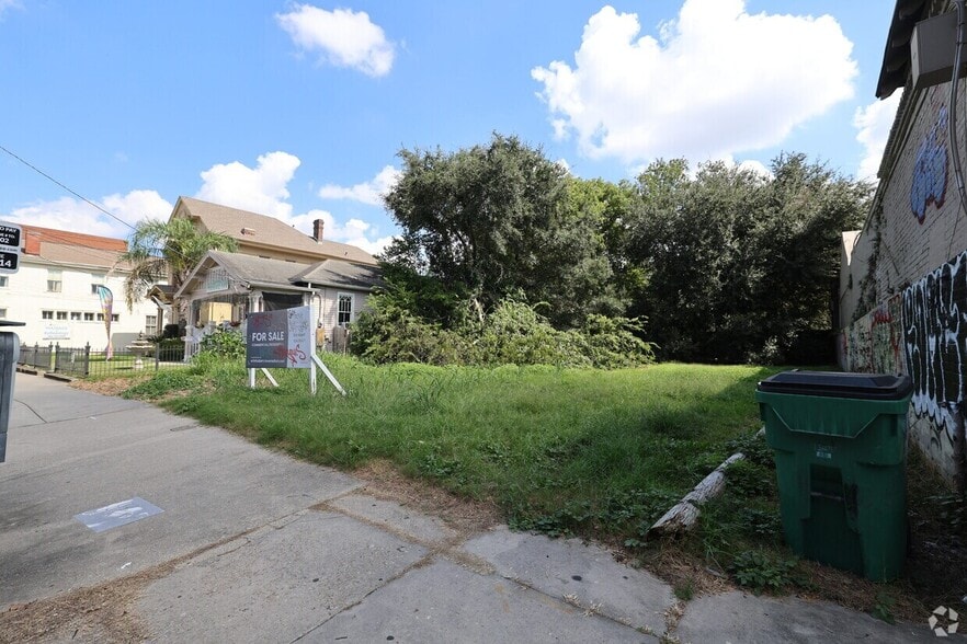 2230 Magazine Street-.1 Acres, New Orleans, LA à vendre - Photo de l’immeuble – Image 2 sur 9