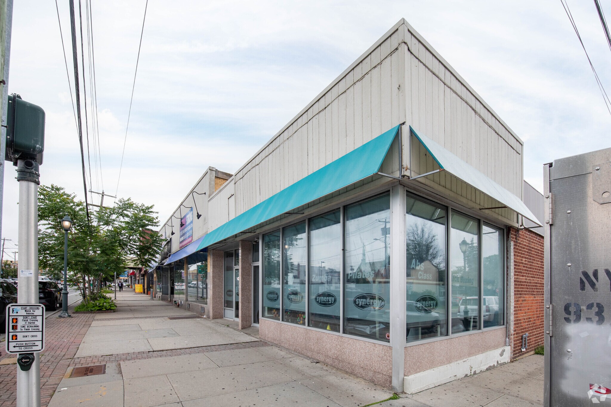 995 Hempstead Tpke, Franklin Square, NY à louer Photo principale– Image 1 sur 6