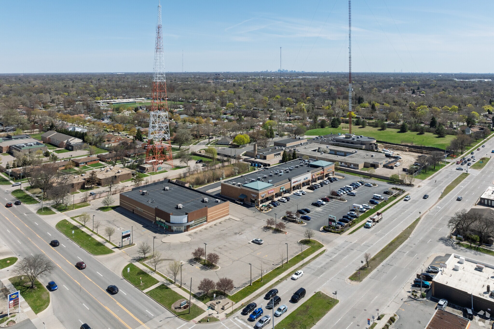 24700-24840 Greenfield Rd, Oak Park, MI à louer Photo de l’immeuble– Image 1 sur 15