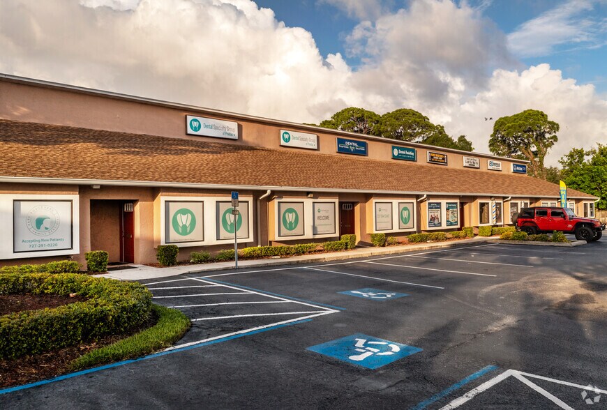 4326 Park Blvd, Pinellas Park, FL à louer - Photo de l’immeuble – Image 1 sur 26