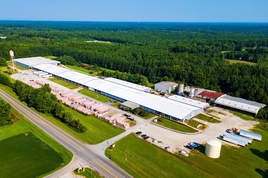 900 Main St, Kenbridge, VA à louer - Photo de l’immeuble – Image 1 sur 13