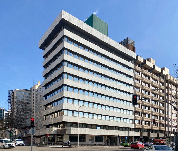 Calle de Orense, 70, Madrid, Madrid à louer - Photo de l’immeuble – Image 2 sur 4