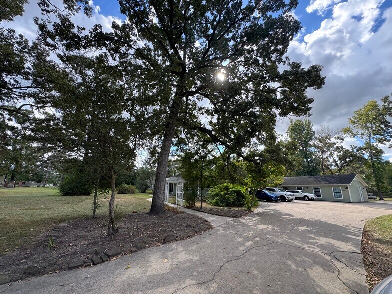 8911 West Ln, Magnolia, TX à louer - Photo de l’immeuble – Image 2 sur 18