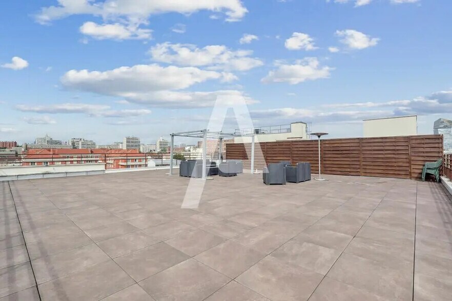 Bureau dans Ivry-sur-Seine à louer - Photo de l’immeuble – Image 2 sur 5