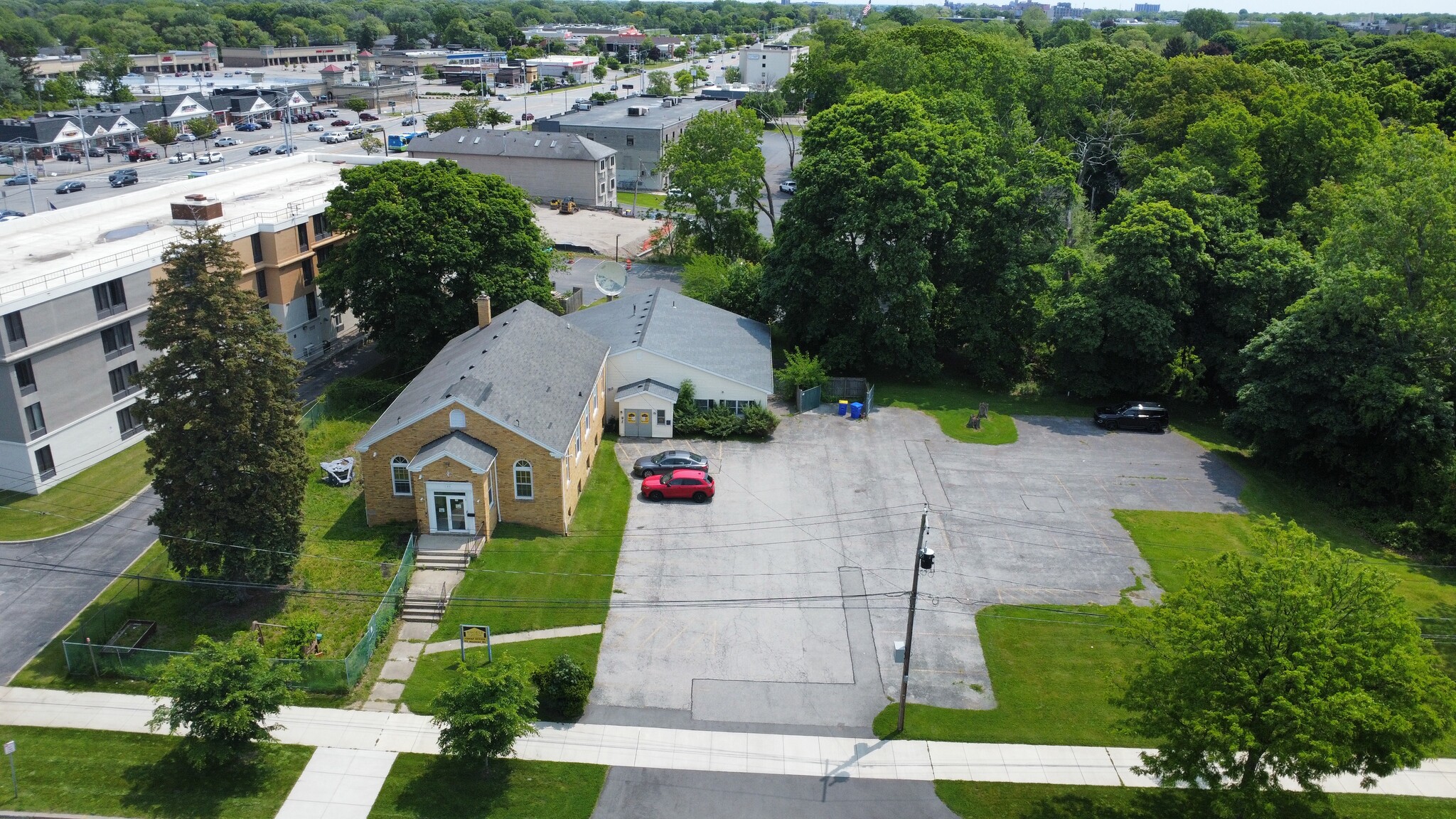 55 Hoover Dr, Rochester, NY à louer Photo de l’immeuble– Image 1 sur 10