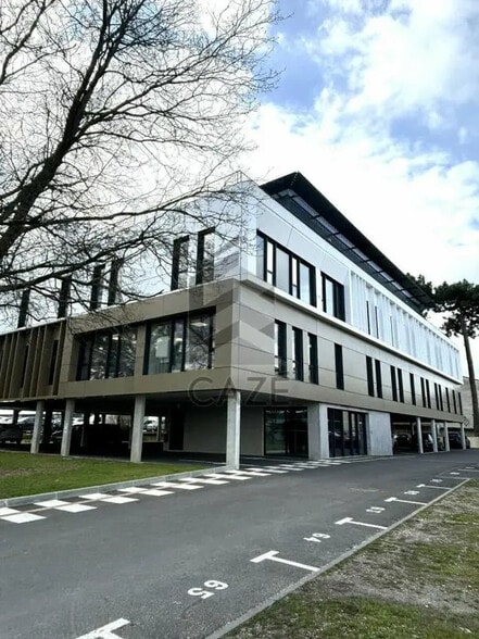 Bureau dans Pessac à louer - Photo de l’immeuble – Image 3 sur 5