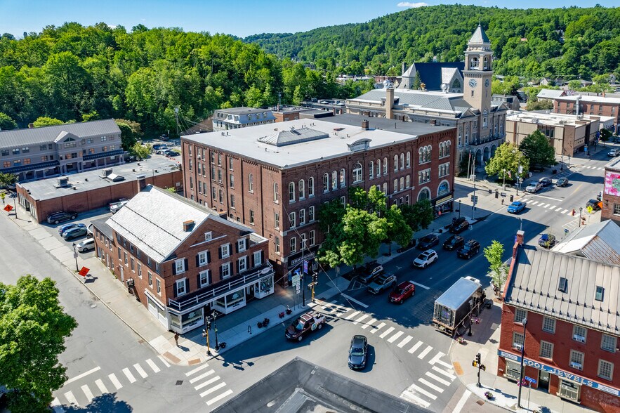 The Vermont Capital Portfolio portefeuille de 5 biens à vendre sur LoopNet.fr - Photo de l’immeuble – Image 3 sur 11