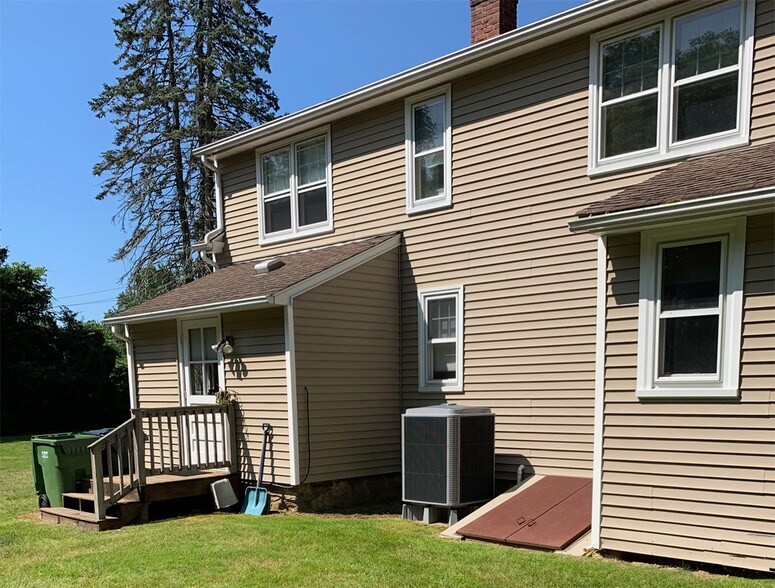 98 Spencer Plain Rd, Old Saybrook, CT à louer - Photo de l’immeuble – Image 3 sur 27