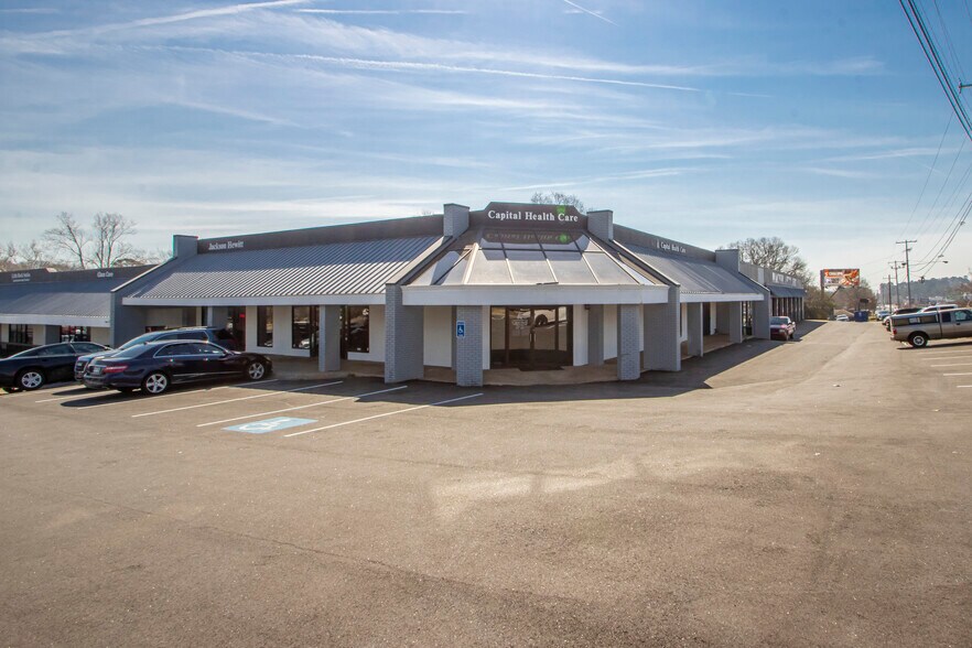 5917 W 12th St, Little Rock, AR à louer - Photo de l’immeuble – Image 1 sur 15