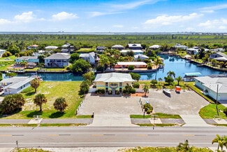 Plus de détails pour 3226 Stringfellow Rd, Saint James City, FL - Logement à vendre