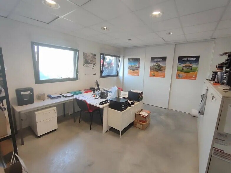 Local d'activités dans Moidieu-Détourbe à vendre - Photo intérieure – Image 3 sur 11