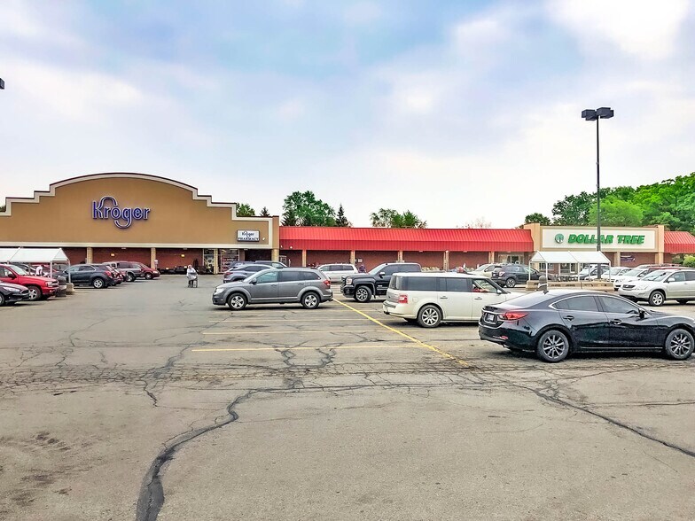 1105 W State Blvd, Fort Wayne, IN à louer - Photo de l’immeuble – Image 3 sur 5