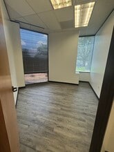 524 E Lamar Blvd, Arlington, TX à louer Photo intérieure– Image 1 sur 6
