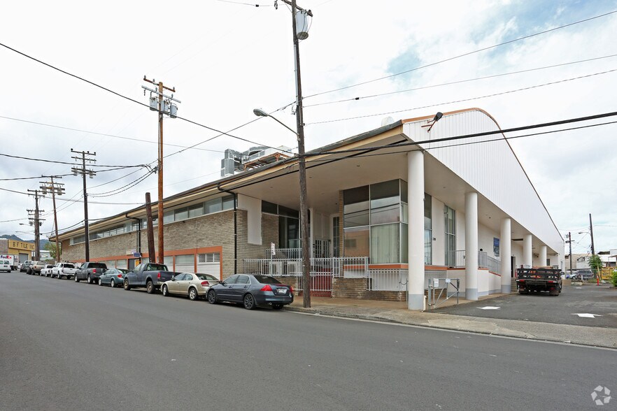 2200 Kamehameha Hwy, Honolulu, HI à louer - Photo de l’immeuble – Image 1 sur 12