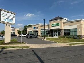818 Macdade Blvd, Folsom, PA à louer Photo intérieure– Image 2 sur 14