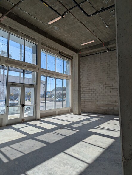 448 W 5th St, San Pedro, CA à louer - Photo de l’immeuble – Image 2 sur 2