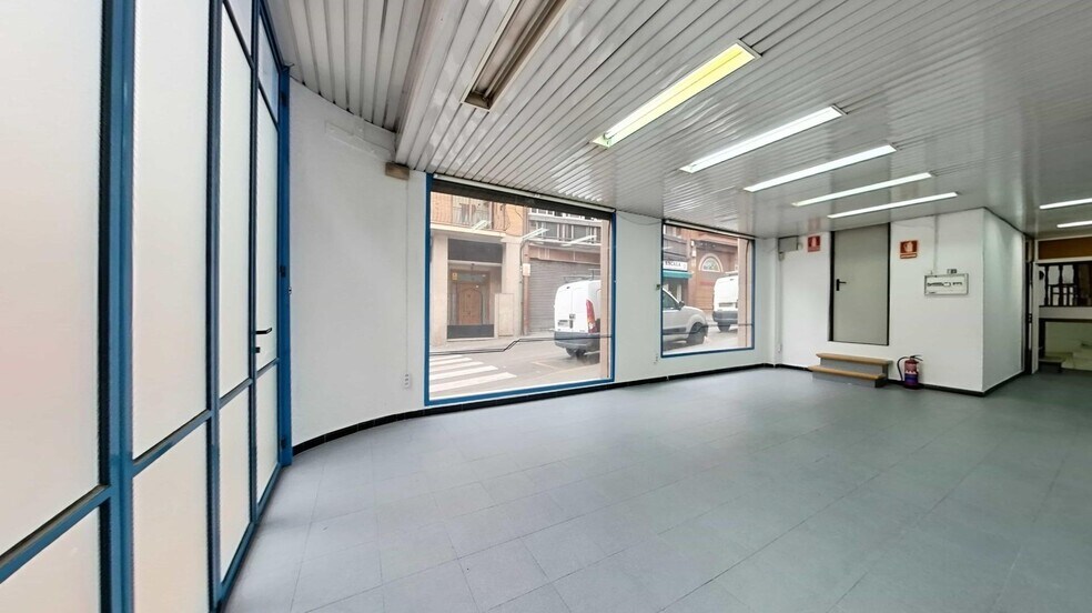 Immeuble residentiel dans Santa Coloma de Gramenet, Barcelona à vendre - Photo intérieure – Image 1 sur 1
