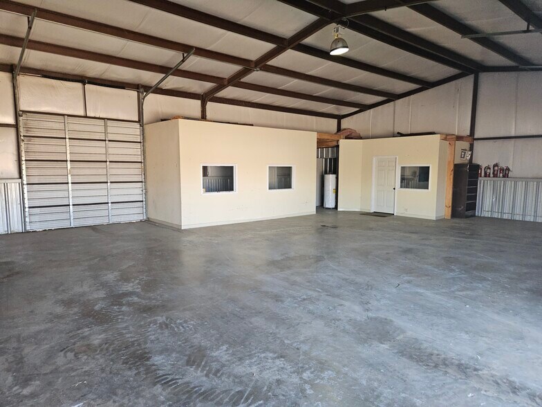 5750 Little Rd, Fort Worth, TX à louer - Photo intérieure – Image 2 sur 3