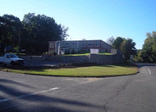 10 Marine St, Thomaston, CT à louer - Photo de l’immeuble – Image 3 sur 15