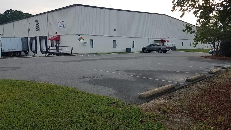 917 J R Industrial Dr, Sanford, NC à louer - Photo principale – Image 1 sur 9