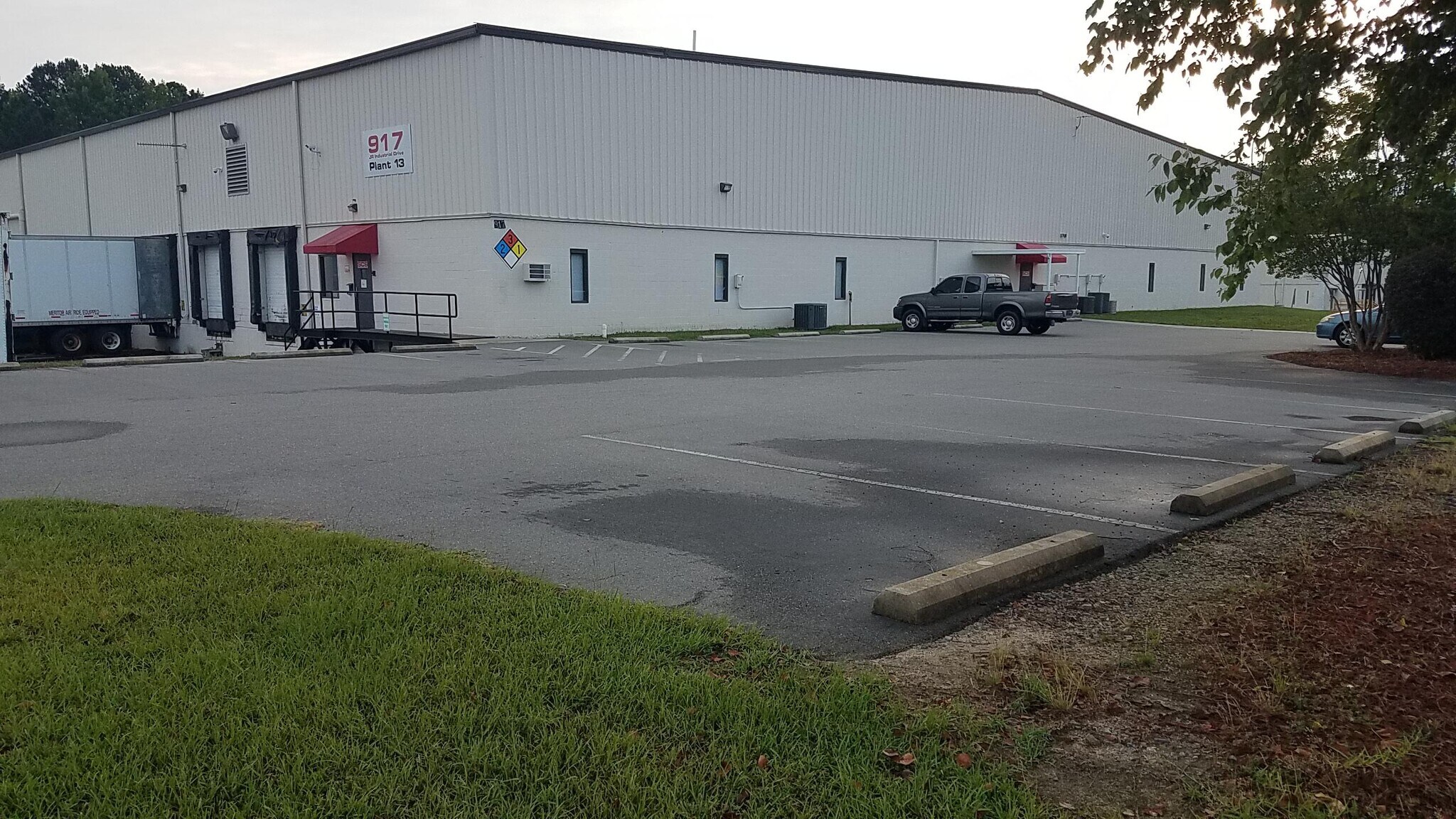917 J R Industrial Dr, Sanford, NC à louer Photo principale– Image 1 sur 10